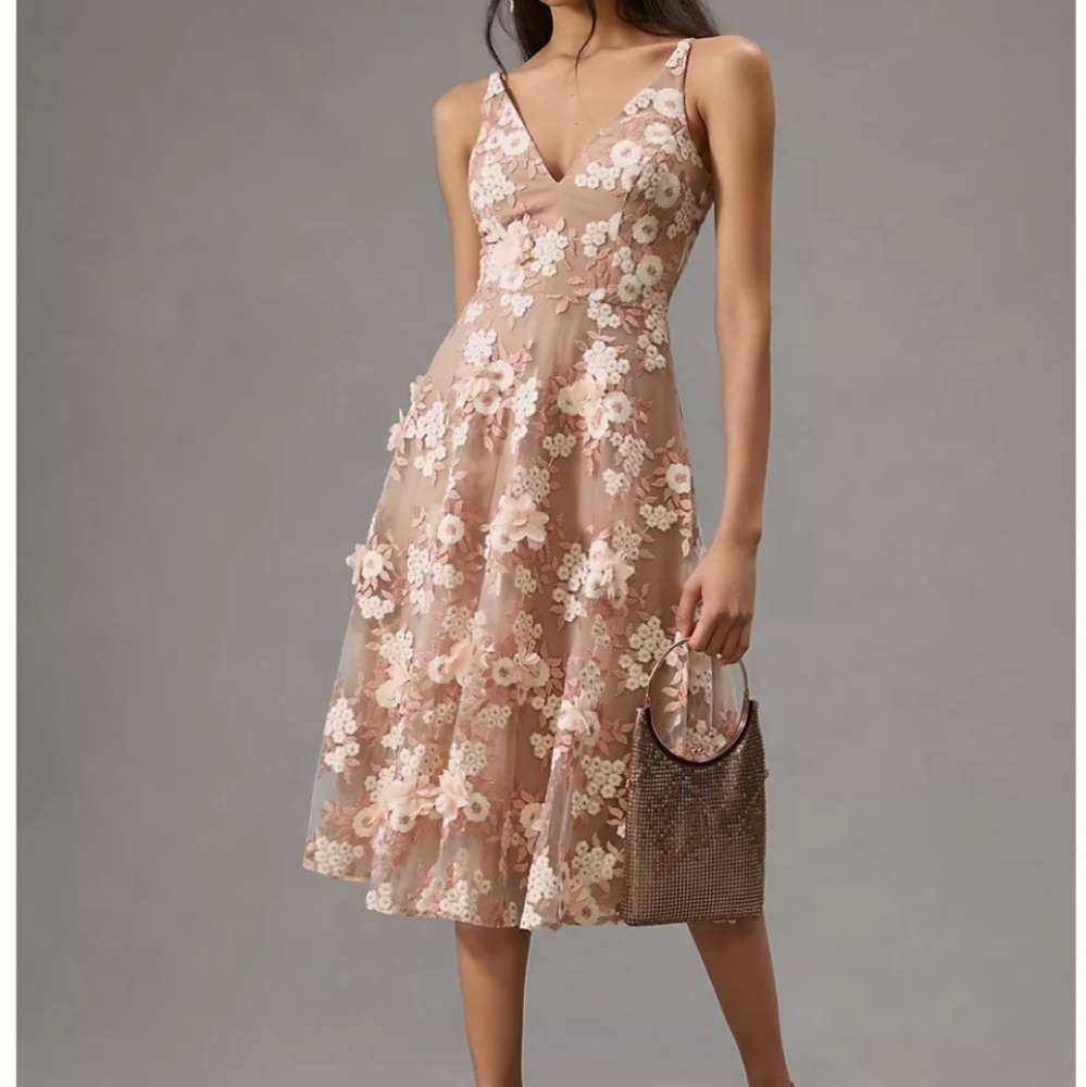 NWT Dress the Population Elisa Floral Appliqué dress